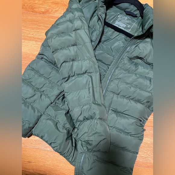 On shift packable puff jacket XS in green - Picture 13 of 15